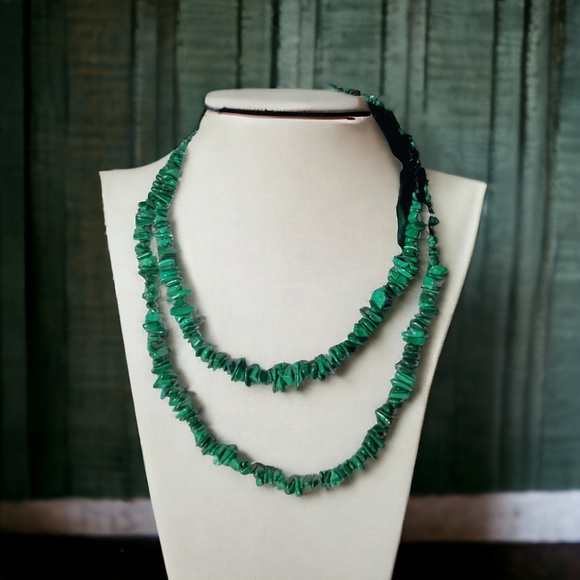 Jewelry - NATURAL Malachite chip 34 inch Necklace